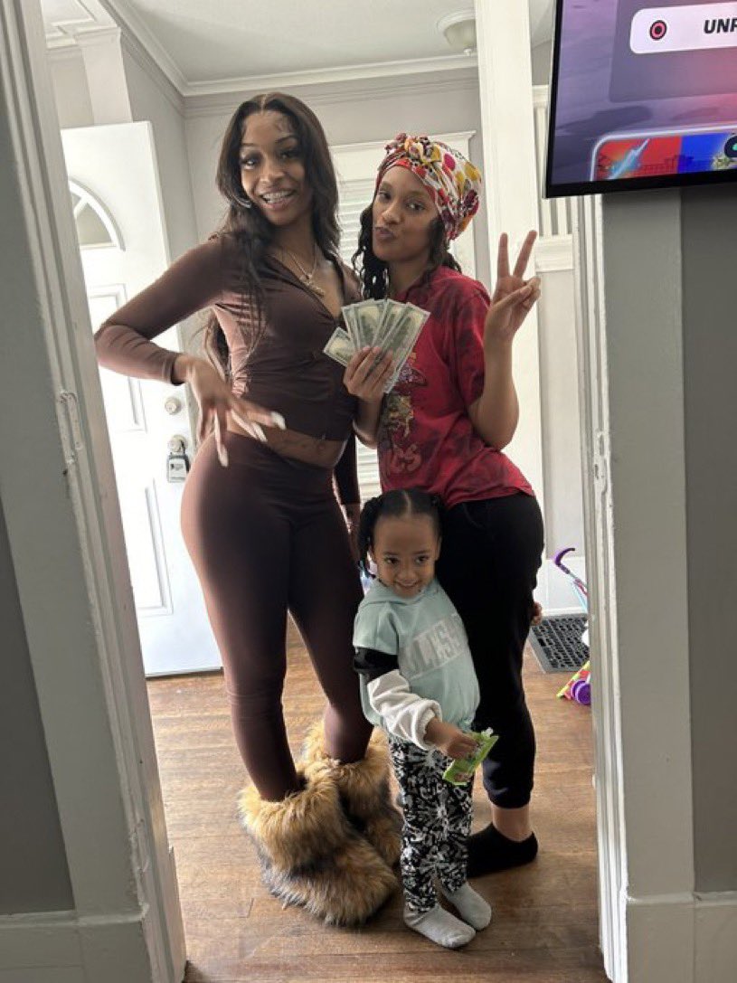 _ayannaE's tweet photo. HAPPY MOTHERS DAY!!!! The Mother’s Day surprise was a success!!!! $500 to 4 moms!!! I love and appreciate you all without y’all I wouldn’t have anything to give ❤️❤️ more to come and more to bless ‼️ https://t.co/9zuqiLJ6SE