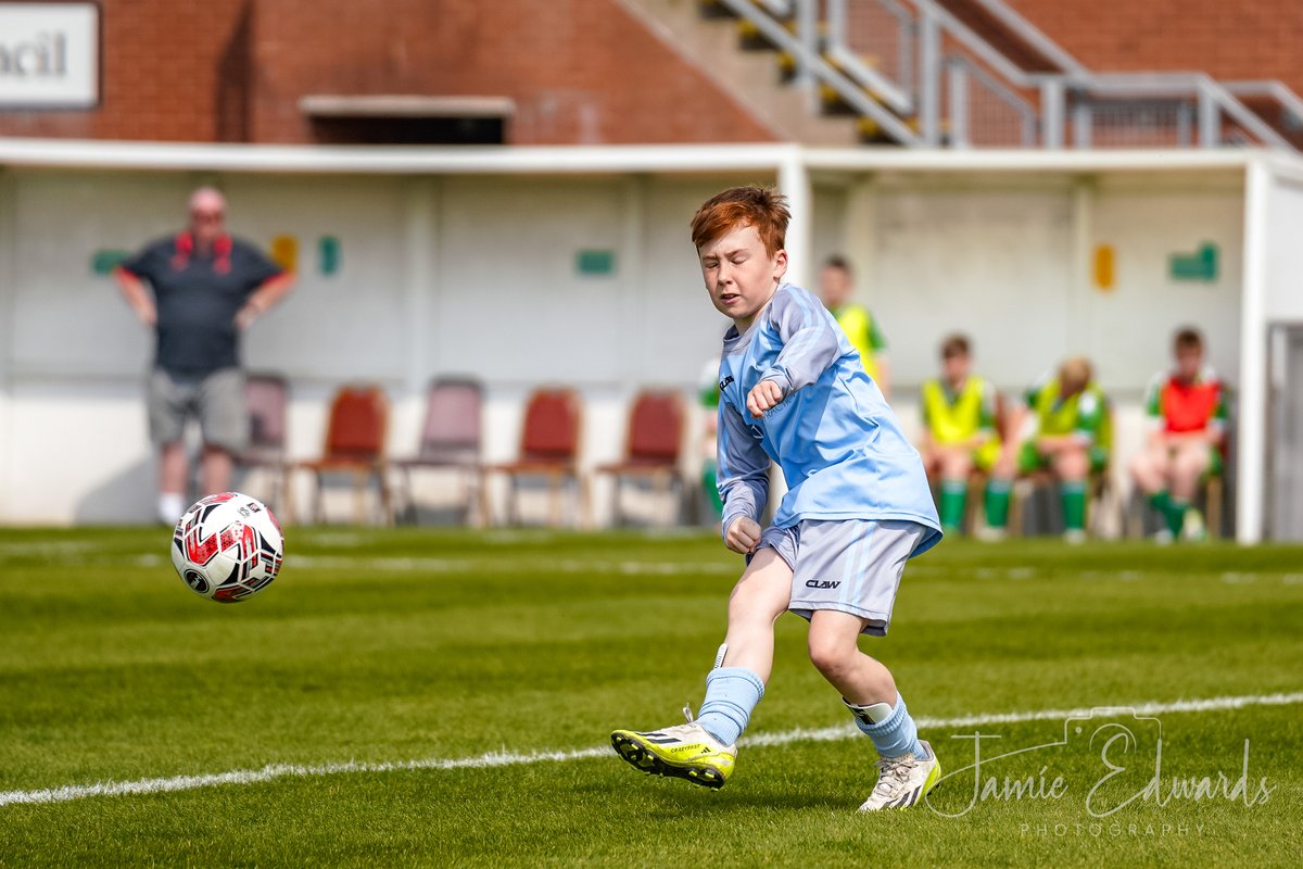 All the action from the CAFL U12s Plate Final this morning. @CamfordFc Blues defeated a resilient @saronjuniorsfc side and claimed the U12 Plate. View the full gallery here↓📸 jamieedwardsphotos.com/gallery/caflu1… This was my last CAFL Final of the season a big thanks to @cafl_social for