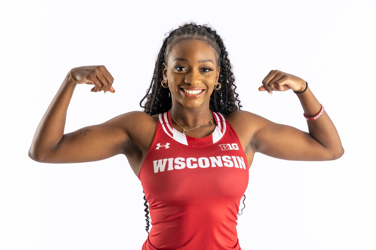 Kiley is putting in work this afternoon! The #Badgers sprints standout took sixth in the 100 in 11.39 and ninth in the 200 meters in 25.02 #OnWisconsin