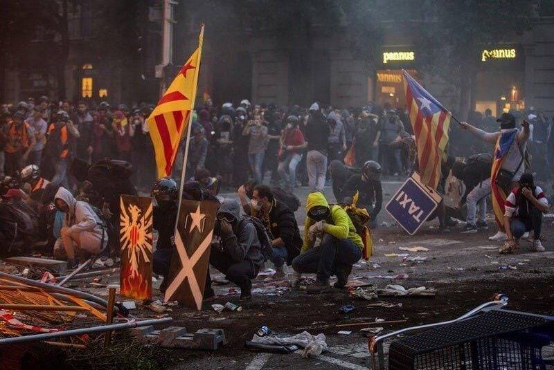 Un pais catalunya. Una llengua el català. Un ball la serdana. I un somni la llibertat. I Si quelcom queda pendent Catalunya independent. 
#CatalunyaLliure #FreedomforCatalonia
#EleccionsParlament2024 #Eleccions12M