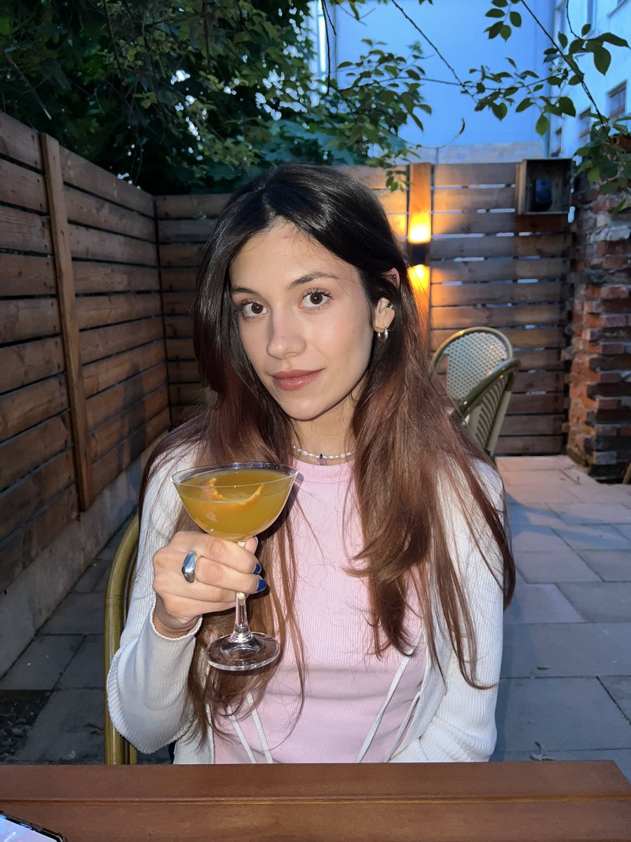 Рівно 13 тижнів не вживаю алкоголь
П’ю чай і кажу Олені: «та я думаю мені вже смак алкоголю і не сподобається»
Вона дає свій какель і пропонує вмокнуть язик
Вмокаю і кажу: «пізда смачно»

Не п’єм далі дєвачкі 💅🏼