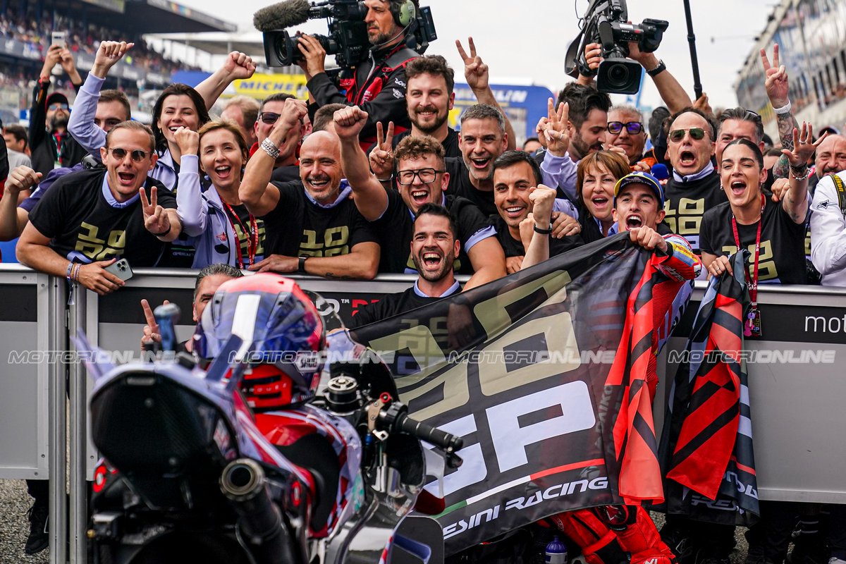 Le foto più belle della gara della #MotoGP #MotoGP2024 #FrenchGP #LeMansGP #Motorionline nella nostra gallery! 
- Clicca qui 👇
motograndprix.motorionline.com/foto/2024/Moto…