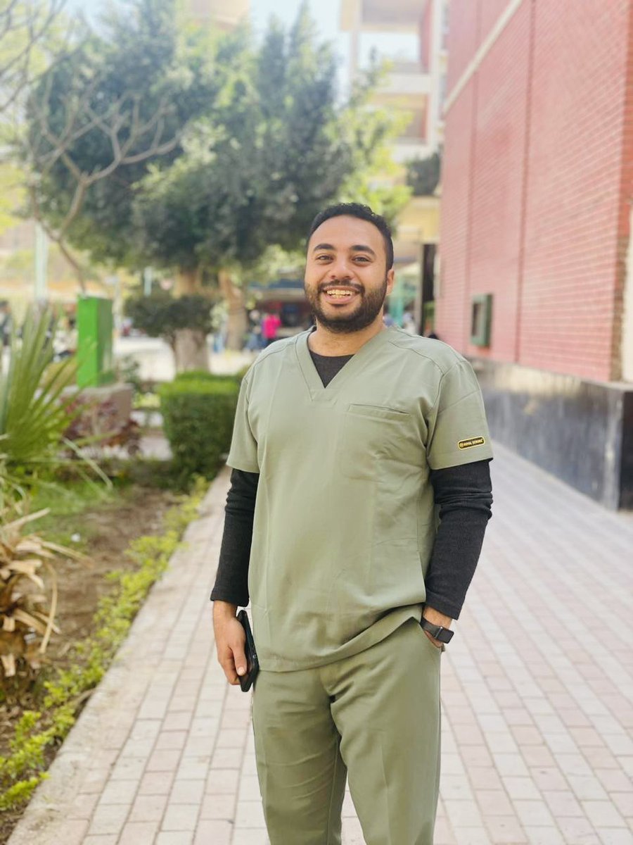 طبيب مقيم بقسم التوليد وأمراض  النسا بمستشفي سوهاج الجامعي❤️