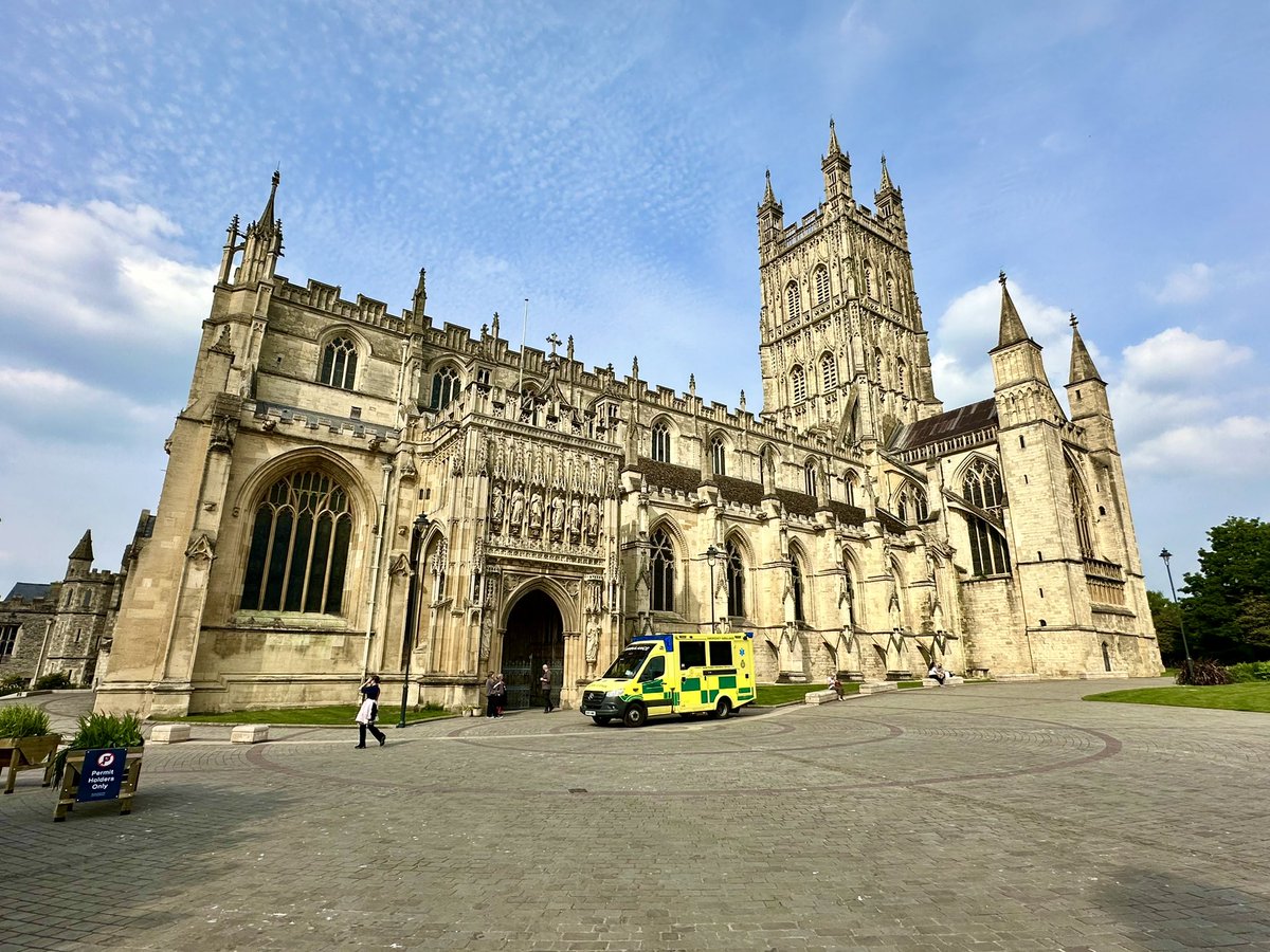 .@swasFT thought you’d appreciate this photo taken yesterday in Gloucester #gloucestercathedral #swasft #ambulance