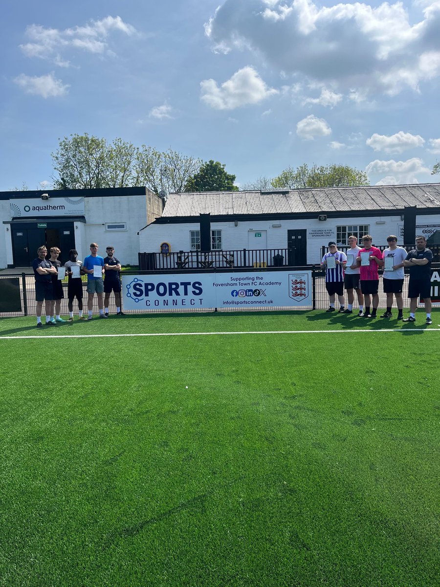 👏🎓 Big congratulations to some of the @FavershamTownFC U19 Academy Year 1 students who received their 1st4Sport L1 Activator Certificates last week! These certificates mark the beginning of their journey into coaching and leadership roles.