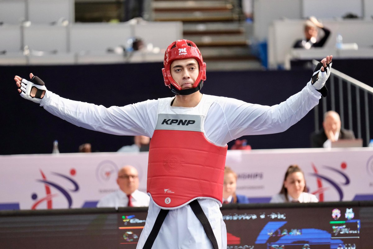 🥉Emre Kutalmış Ateşli Avrupa 3'üncüsü!

🥋Avrupa Taekwondo Şampiyonası'nda erkekler +87kg'da mücadele eden Emre Kutalmış Ateşli, yarı finalde İspanya'dan Ivan Garcia Martinez'e mağlup olarak şampiyonayı bronz madalya ile tamamladı.🇹🇷👏