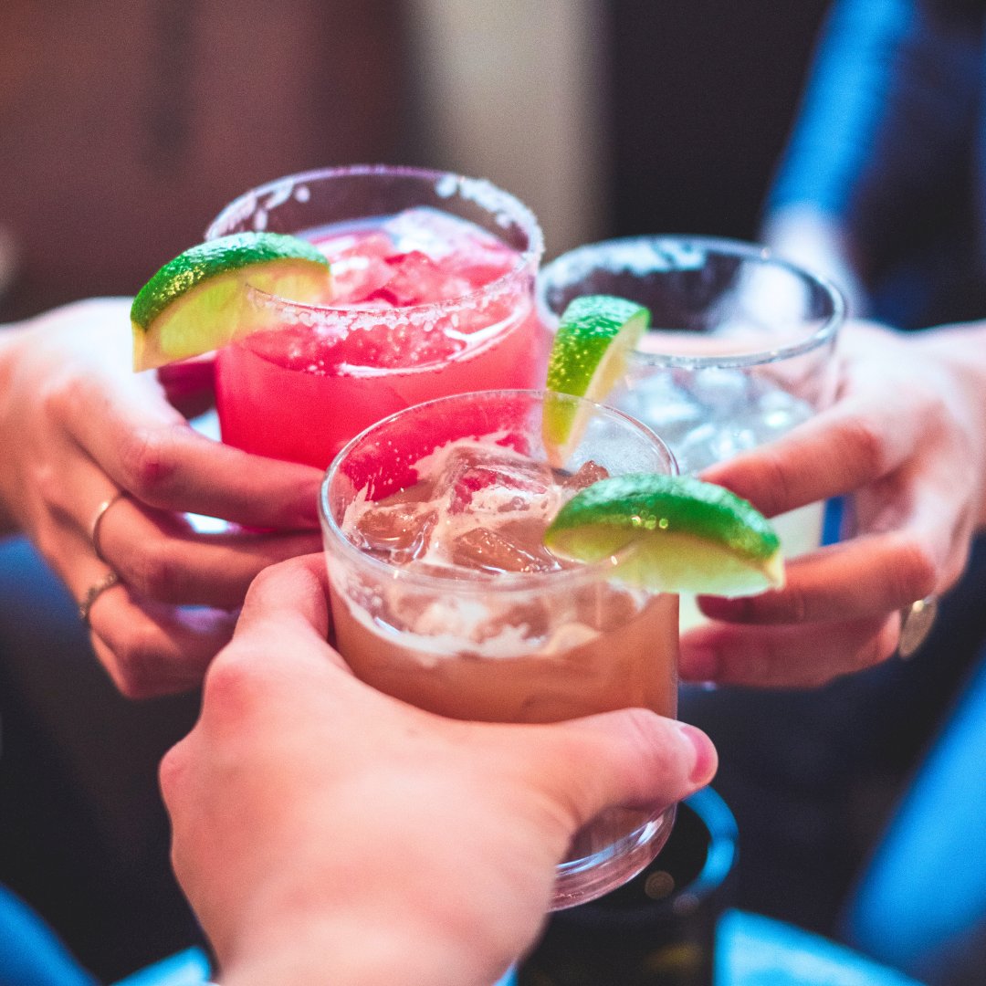 Cheers to the cool moms who add a splash of fun to our lives 🍸 Happy Mother's Day to all the margarita lovers! Love, Eterno Verano. #MothersDay #EternoVerano