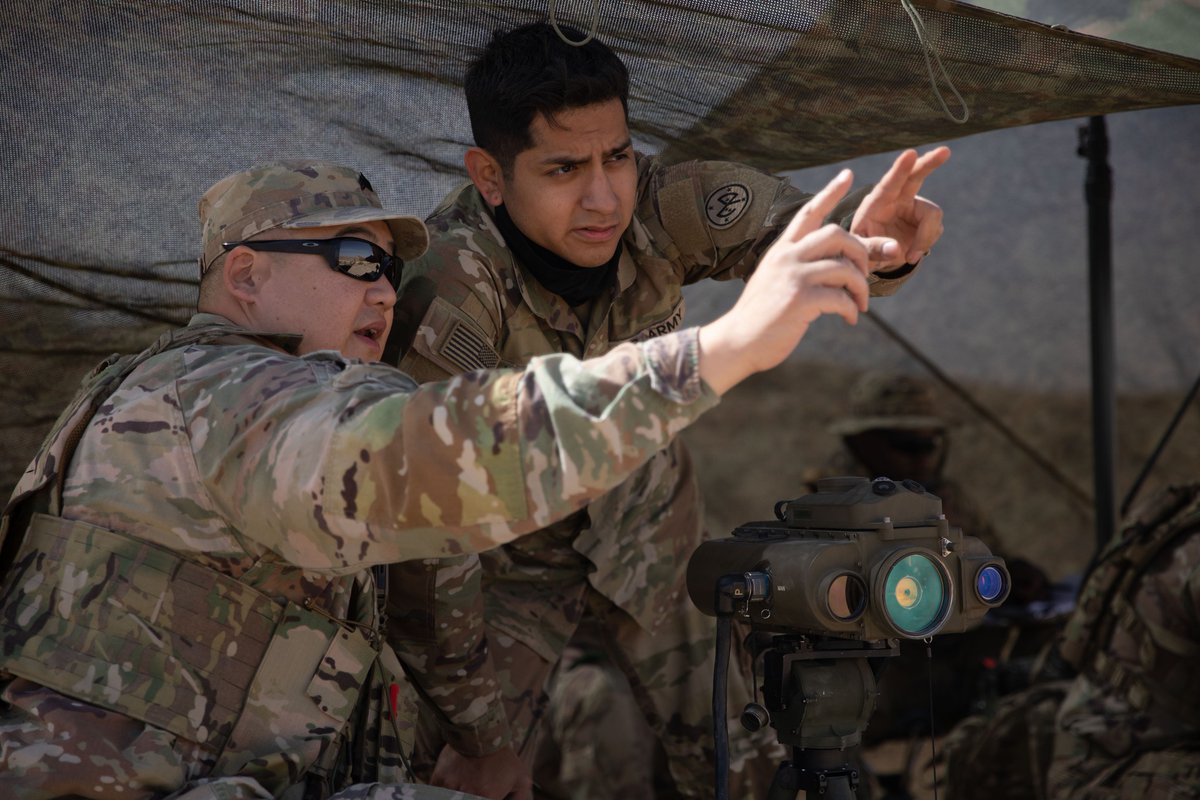 During @USAfricaCommand's exercise #AfricanLion, led by @SETAF_Africa, the @MDNG, @UTNationalGuard, and @NY_NYNG are teaching military tactics and techniques to members of the Tunisian Armed Forces. #Readiness #StrongerTogether #BeAllYouCanBe #Soldiers @USArmyEURAF @USArmy