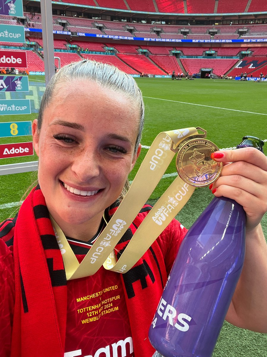 Good morning to everyone but especially those who support the #WomensFACup winners! 🌞🏆 #MUWomen