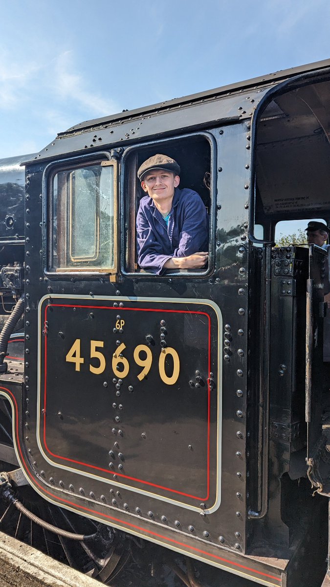 TheModsterX's tweet image. An absolute thrill to ride Leander&apos;s footplate on the EOR today, was hard to believe it was bowing out of service today given the performance!

Video shows her departing Ongar on her very last run, with owner Chris Beet driving and detonators sounding. Farewell for now old girl.