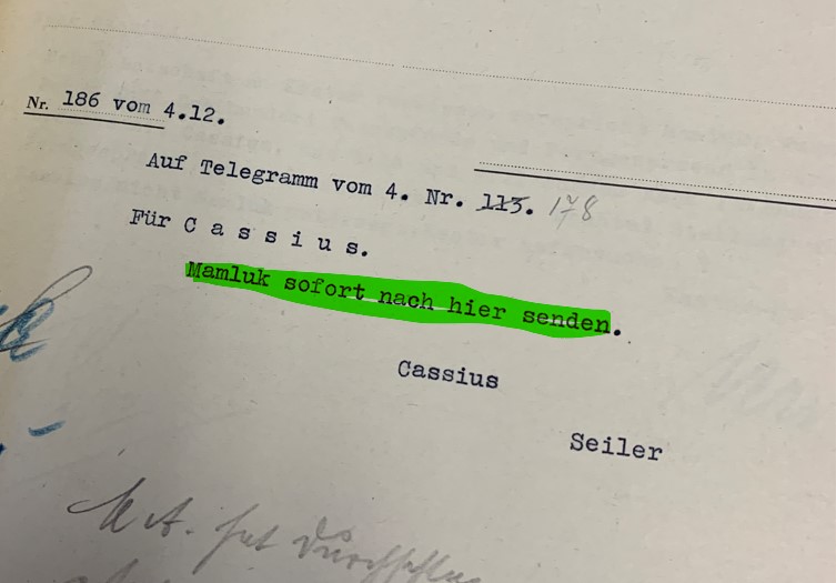 Alman askeri istihbaratı Abwehr, Türkiye'deki elemanlarının deşifre olmaması için ilginç takma isimleri bulmuş. Bunlardan biri Memlük. ''Memlük'ü hemen buraya yollayın'' yazısı Berlin'den İstanbul'a gitmiş. 📅4 Aralık 1942