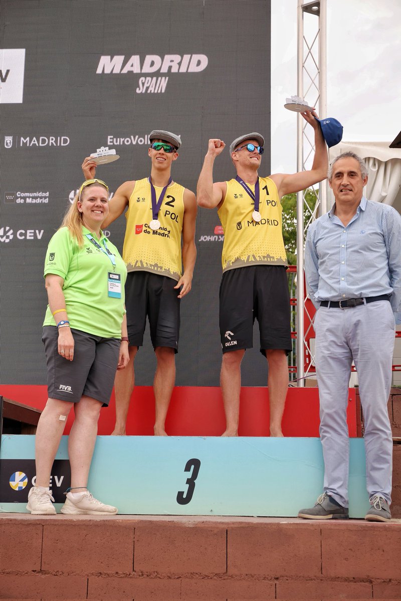 🎉 Brązowi medaliści #BeachProTour Futures w Madrycie - Maciej Rudol i Filip Lejawa! 🙌 Pierwszy wspólny start i od razu pierwszy medal! 🥉Gratulacje! 👉pzps.pl/pl/nowe/25525 📸 @CEVolleyball #PolskaSiatkówka #SiatkówkaPlażowa #OrlenTeam #MizunoVolleyball