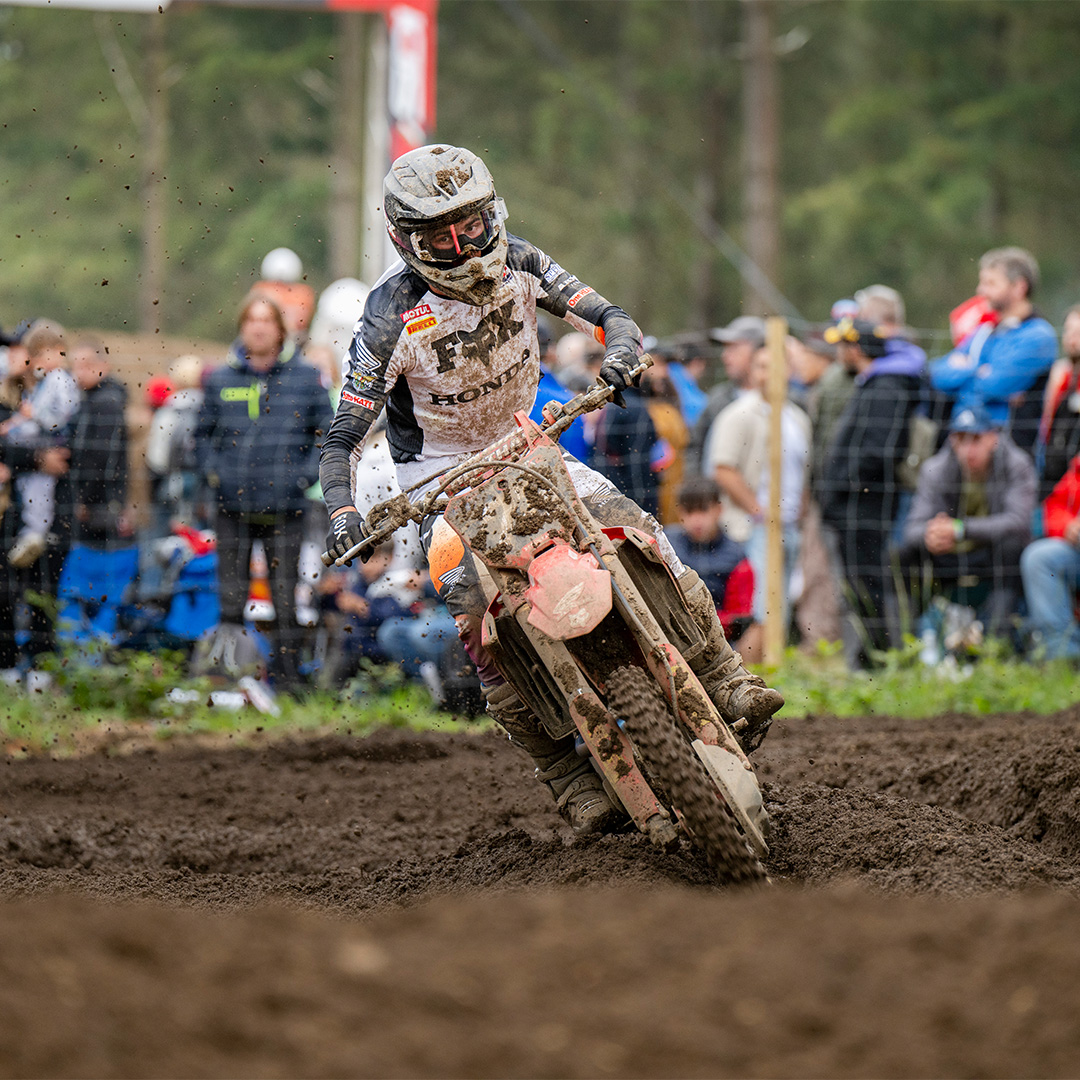 Narrow miss for Tim Gajser as he ends the MXGP of Galicia in fourth place overall, taking sixth and third respectively. Whilst Ferruccio Zanchi rounds out the weekend in 10thoverall, making an impressive return to the MX2 class. #MXGP #MXGPGalicia #Honda