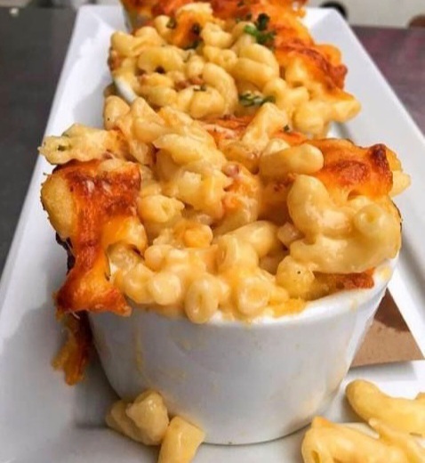 Cheesy Mac and Cheese 🧀  homecookingvsfastfood.com 
#homecooking #food #recipes #foodpic #foodie #foodlover #cooking #hungry #goodfood #foodpoll #yummy #homecookingvsfastfood #food #fastfood #foodie #yum