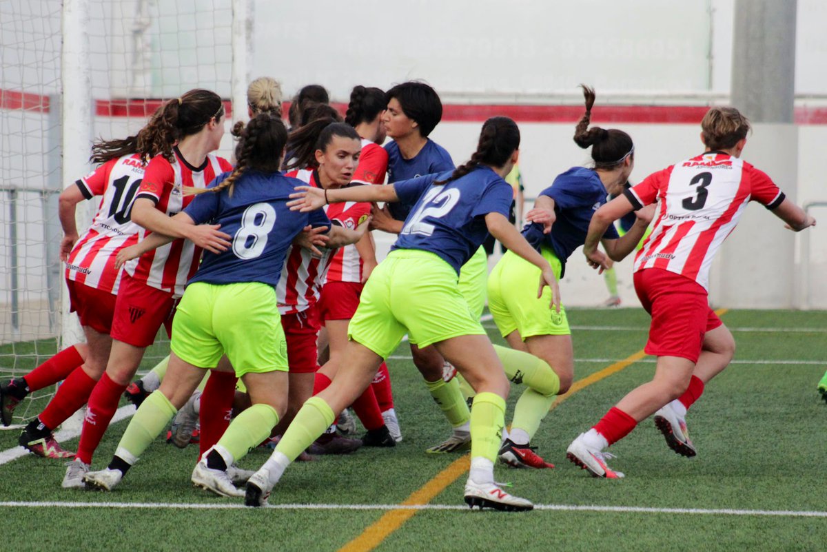 ⏱️ FINAL! ⚔️ @UD_Viladecans 1-0 Femení 📌 Caiem al camp d’un rival directe. No aconseguim sumar i pràcticament ens acomiadem de les opcions de salvació de #Preferentfem. Cap alt, equip! 📸 Xavi Carulla #SomMartinenc #futfem