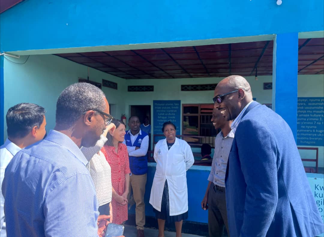 Great visit at Musovu this week! We're honored to showcase the power of our partnership with SFH in digitizing primary healthcare to @jean_kagubare & his @gatesfoundation colleagues. Together, we're making a difference in people's lives. #BMGF #eFiche #SFH #HealthcareInnovation.