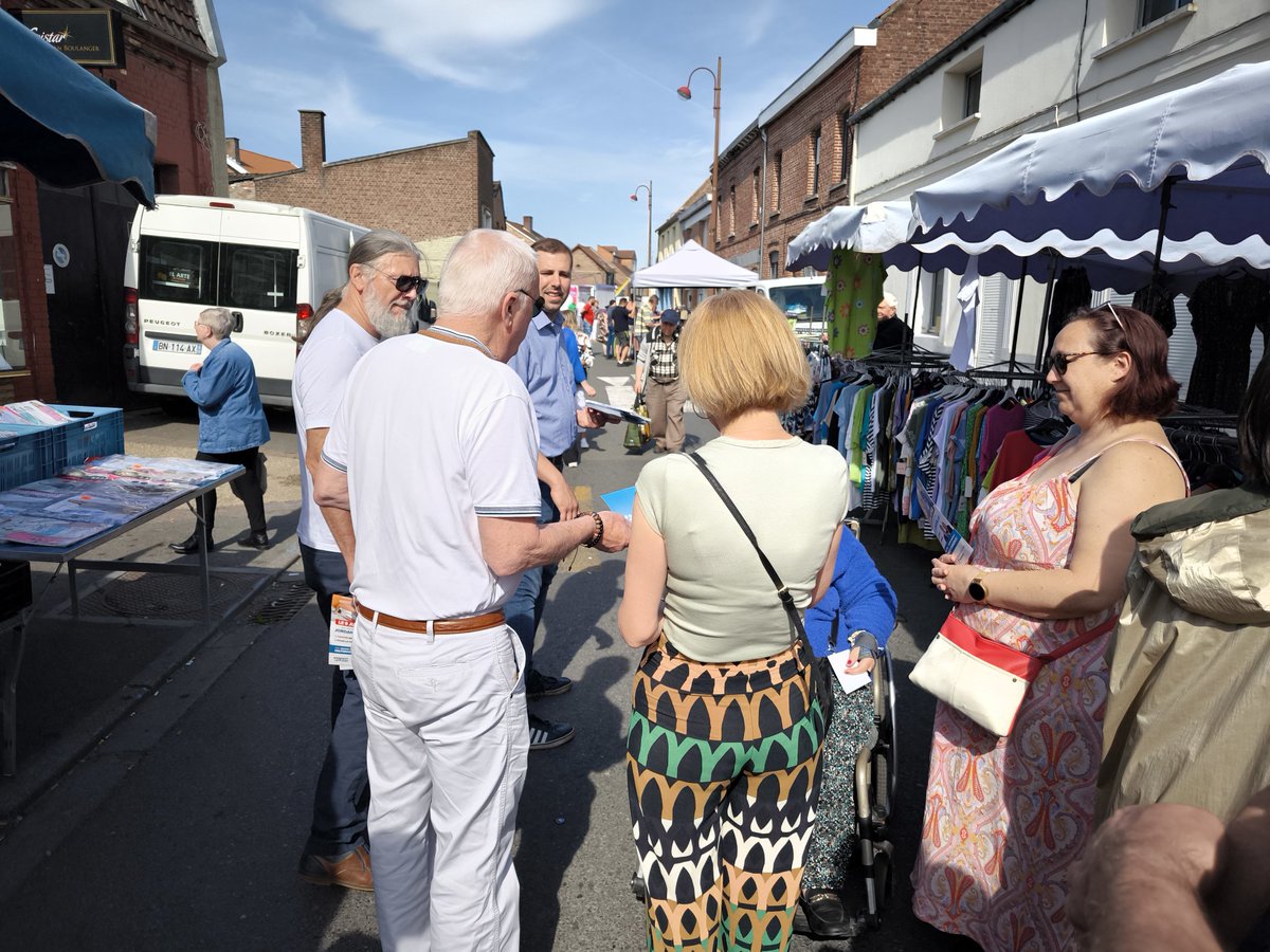 ArnauddeRigne's tweet photo. Excellent accueil sur les marchés aux puces de #Courrières et #Leforest, ainsi que sur le marché de #CourcellesLèsLens ce matin.
➡️ Vendredi 24 mai à 19 h, tous à #HéninBeaumont pour le grand meeting de campagne avec @J_Bardella et @MLP_officiel !
#VivementLe9Juin 🇨🇵
#circo6211 https://t.co/WEkjgKkBWg