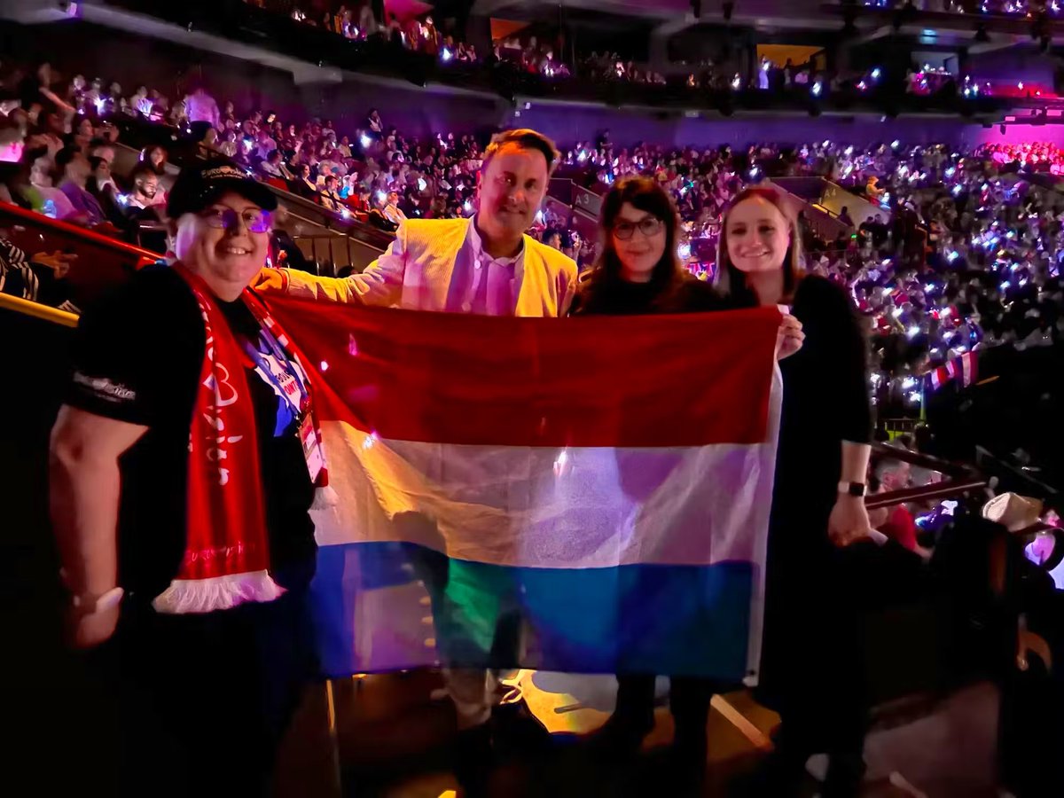 Eurovisn_Turkey's tweet photo. Lüksemburg Başbakan Yardımcısı Xavier Bettel, Eurovision'u Malmö Arena'da izledi. https://t.co/zVLTvUoamF