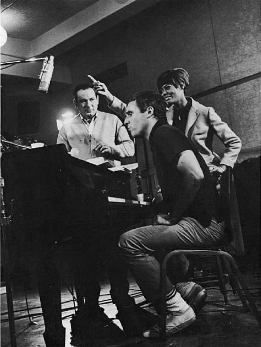 Hal David , Dionne Warwick and Burt Bacharach , who was #BornOnThisDay .

The power trio of 60s pop. 
🎹youtu.be/X0SU9bIyQGU?si… 🎹🎶✍🏻🎵