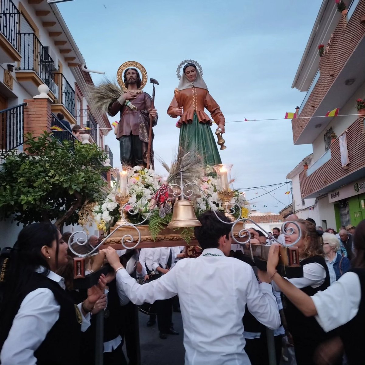 Procesión de San Isidro Labrador en Benamocarra, en sus fiestas 2024 #axarquia #axarquiaplus #benamocarra #fiestas #procesion #benamocarra