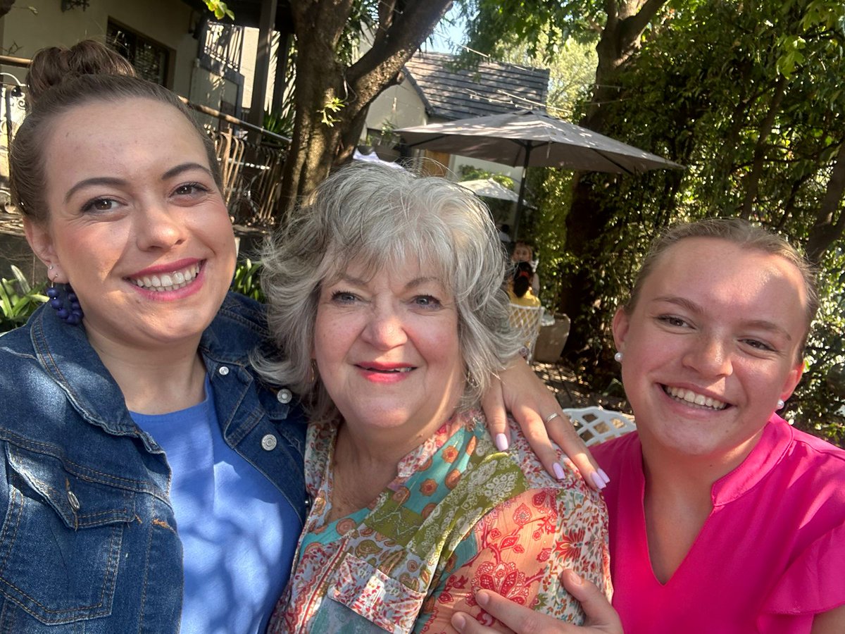 ElnaJoubert's tweet image. ♡ Moedersdag♡ Kosbare tyd saam my hartsmense.. my familie ♡ Onvoorwaardelik lief 🩷 #dankbarehart #genade