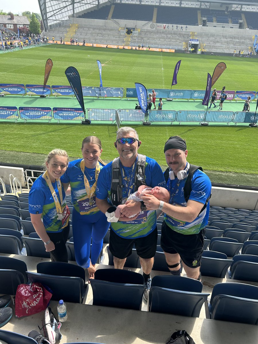 Really special day today for the McDermott’s 4 competing and 5 supporting including our Nelly Nova I would only do that kind of distance for my little mate but a real honour to represent @Rob7Burrow @RugbyLeeds and the MND Community lots of love to everyone 💙💛