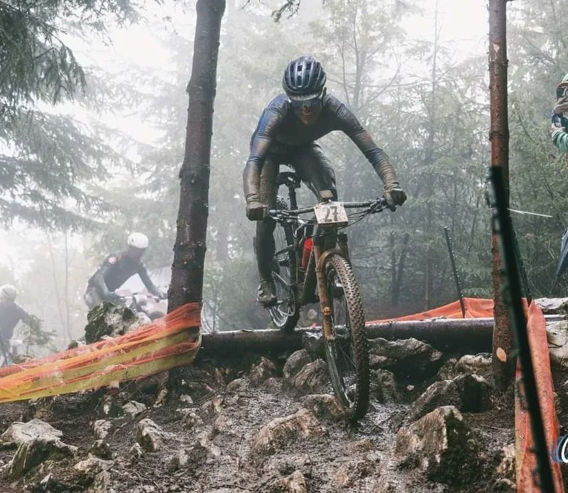 La prima volta non si scorda mai... 😍

Con la vittoria di oggi ad #EuroMTB24 il nostro Simone Avondetto regala all'italia il primo titolo continentale tra gli Elite nella specialità regina e olimpica del Cross Country 💙🇮🇹

#nazionaleciclismo🇮🇹