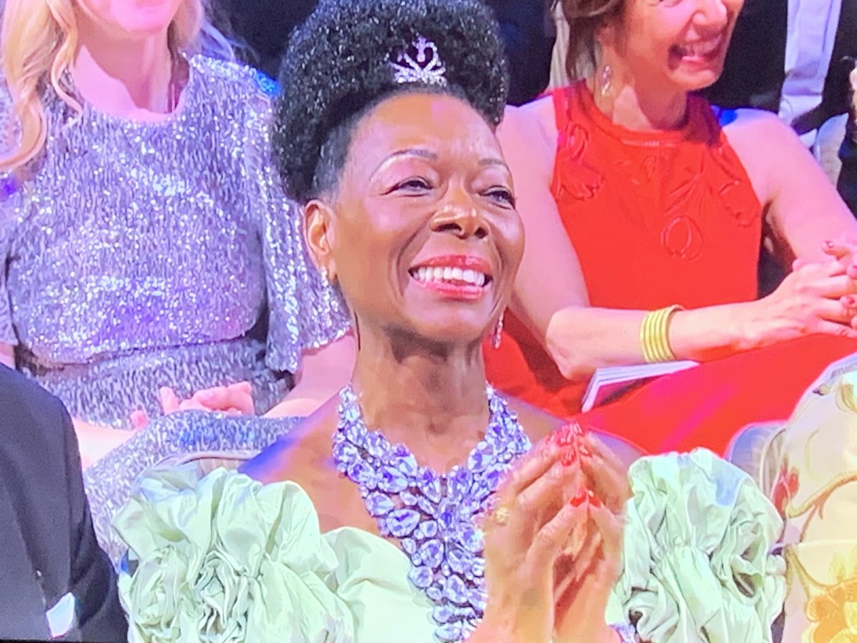 A truly deserving accolade of the Fellowship of #BAFTA to Baroness Floella Benjamin 👏

An ambassador for Children from Playschool to the House of Lords.

#BAFTATVAwards #FloellaBenjamin