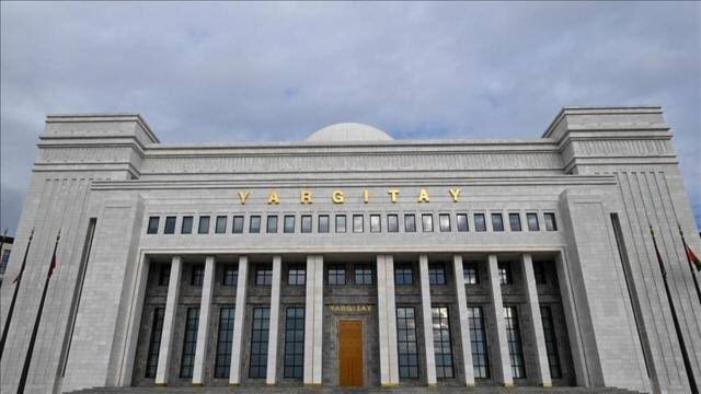 📌 Yargıtay Başkanlığı seçiminde Doğu Perinçek’e yakın mevcut başkan Mehmet Akarca lehine adaylıktan çekilen MHP’ye yakın Muhsin Şentürk’ün bu hamlesinin başarısız olacağını ve seçimi Ömer Kerkez’in kazanabileceğini düşünüyorum… 📌 Sayın Recep Tayyip Erdoğan’ın Anayasa…