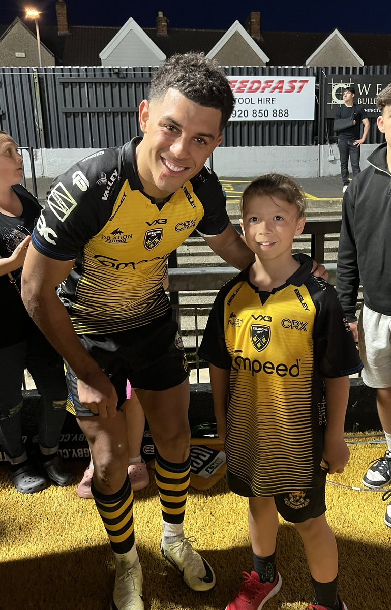 emorges's tweet image. Gethin was extremely happy getting to meet his rugby player hero Friday night after watching his team play 🏉🐉😊 #Dragonsrugby @YGCwmbran