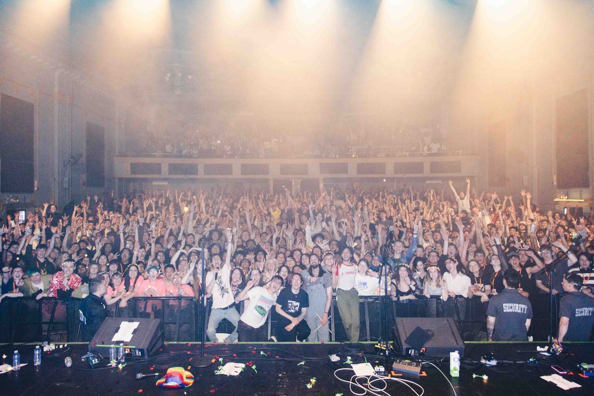 Friday we played a SOLD OUT homecoming show at @TheDanforthMH! We got the greatest welcome back, you all indulged in chaos to the utmost degree! HUGE shout out to @theobgms for putting on the most insane performance and thank you Toronto for all the love and support! 📸 @evvviem