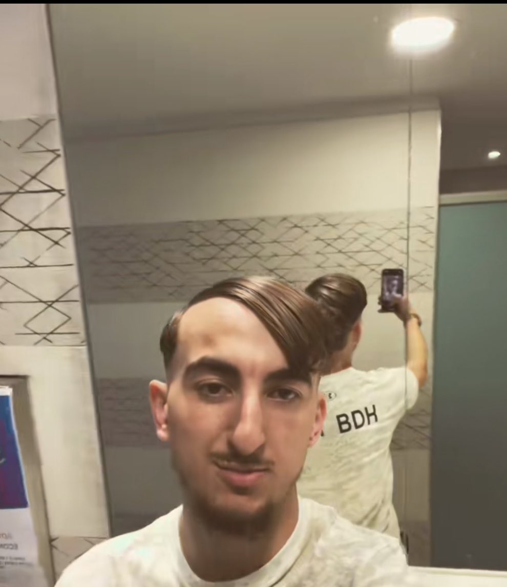 Pessi_miste777's tweet image. Askip je ressemble à heus l’enfoiré