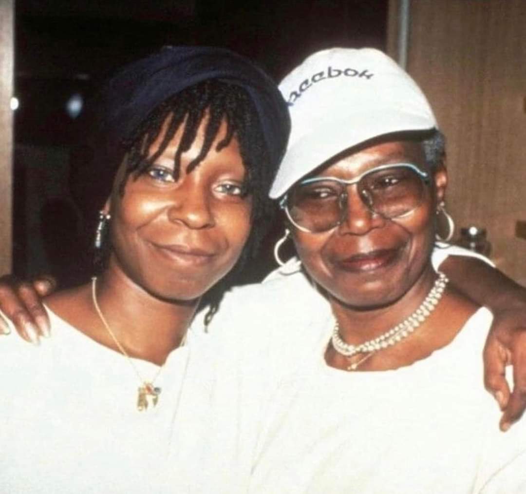 Can Whoopi Goldberg and her mother look any more alike? I look nothing like my mum so I'm so jealous of Whoopi. Whoopi is a fantastic example of the saying to straight men 'look at your mother in law and that's your wife in 25 years time'