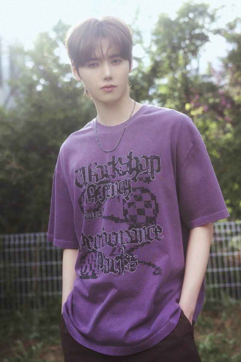 ‘CRAVITY X TRAVEL’
크래비티와 트래블이 함께한 24HS 컬렉션

💙민희님이 착용하신 제품💙
- 로고 라인업 피그먼트 반팔티 블랙 차콜
- 위쳐 피그먼트 반팔티 크림
- 글로리 워싱 반팔티 블랙
- 스테어웨이 피그먼트 반팔티 쥬시 바이올렛

#CRAVITY #크래비티 #민희 

musinsaapp.page.link/Ug6PSMzzssw93G…