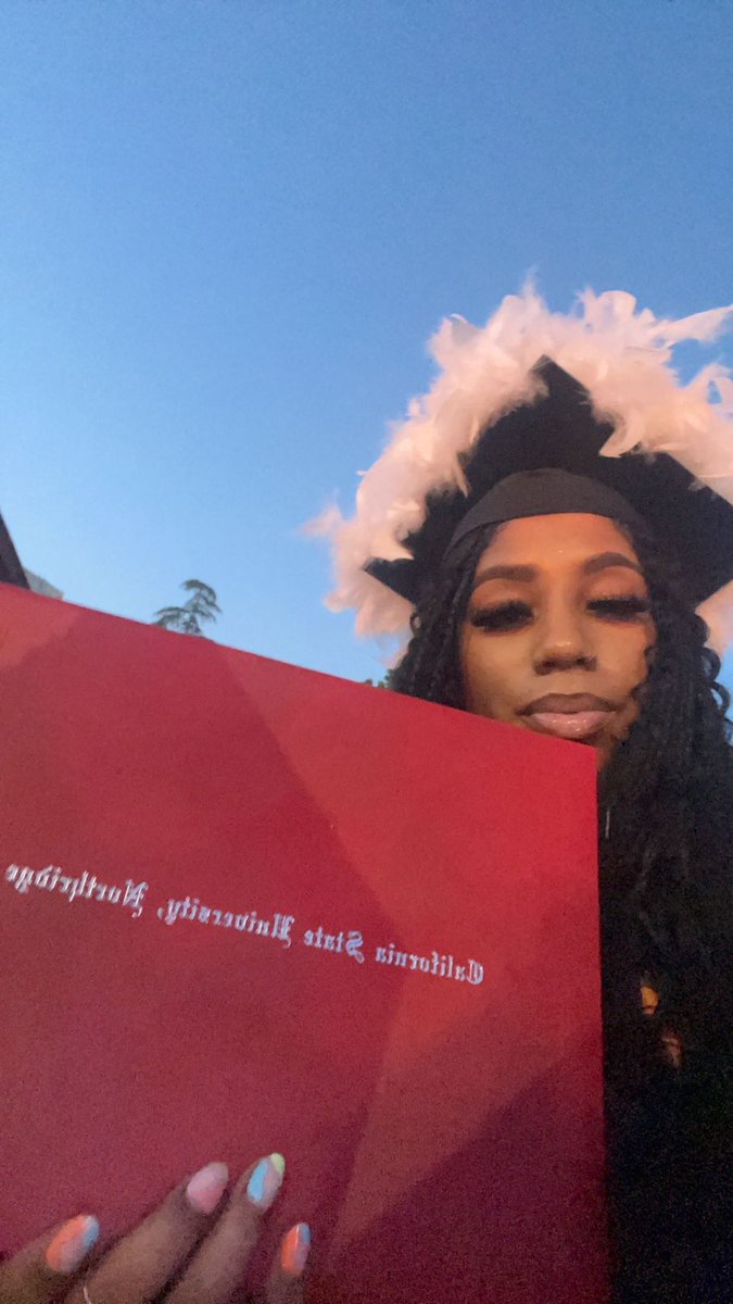 theeciera's tweet image. Always stay gracious best revenge is your paper🤭 👩🏽‍🎓 #csungrad #csun2024