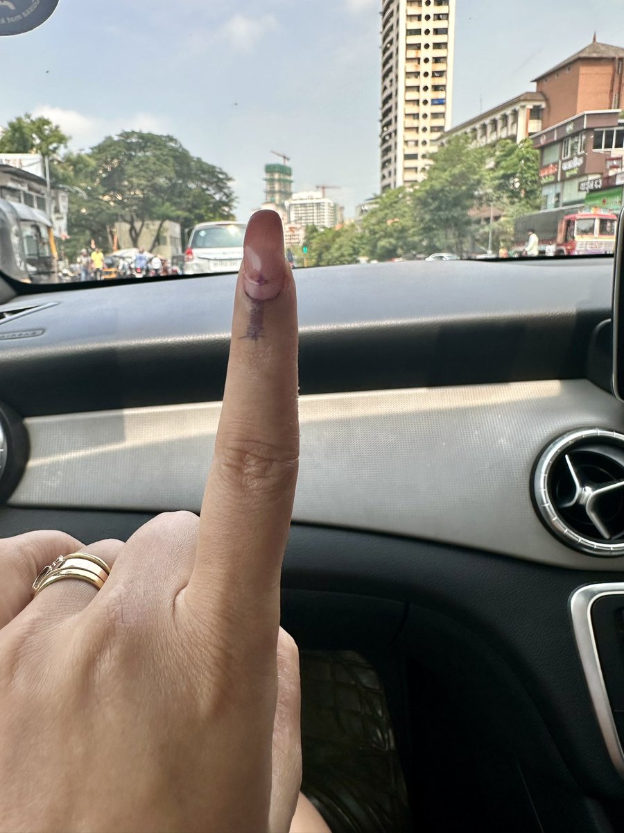 Devoleena_23's tweet image. Vikasit Bharat k naam. Jai Hind 🇮🇳

#DoVote 
#LokSabhaElctions2024 
#maharashtra