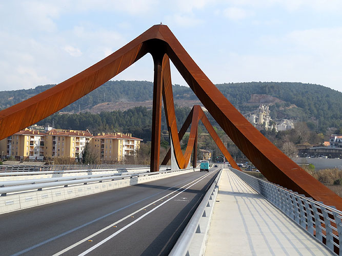 #Efemèrides. El 20 de maig de 2005 el Ministeri de Foment licita el projecte de construcció d'un nou pont sobre el riu Ter que ha d'unir els barris de Fontajau i #PontMajor de #Girona.