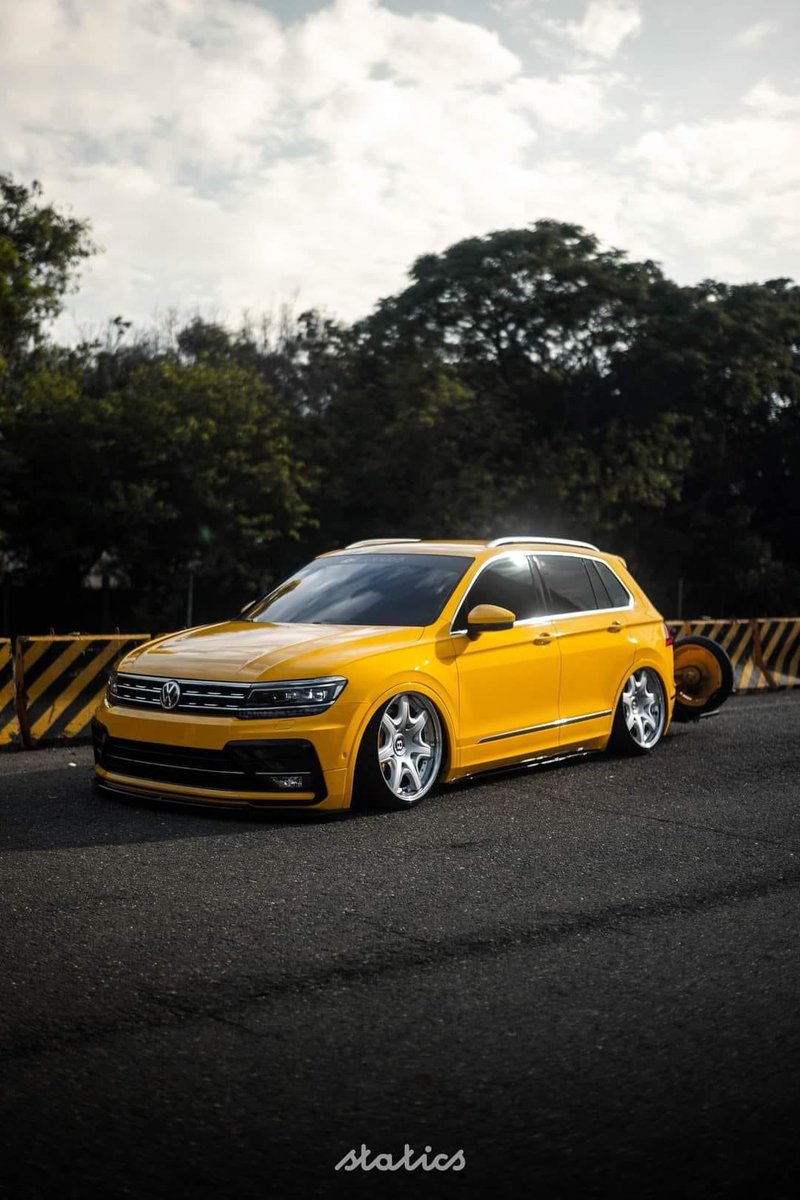 EpicDubs's tweet photo. 💛

#VW #Volkswagen #Tiguan #VwTig #VwRline #VwTiguan #TiguanRLine #Bentley #oemWheels #Stanced #DubLife https://t.co/DYE8agSBlH