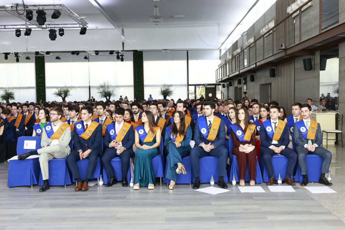 Ceremonia de graduación de nuestros egresados del curso 2022-2023: “Recordad que allí donde estéis, vais a tener la capacidad de decidir cómo va a ser el mundo en los próximos años'. 📰short.upm.es/glc5m