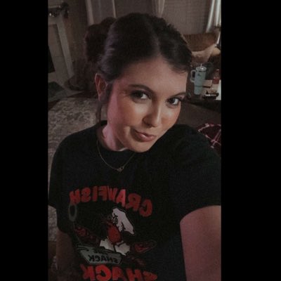Hayleepaige01's tweet photo. #NewProfilePic https://t.co/8O24V7pqIk