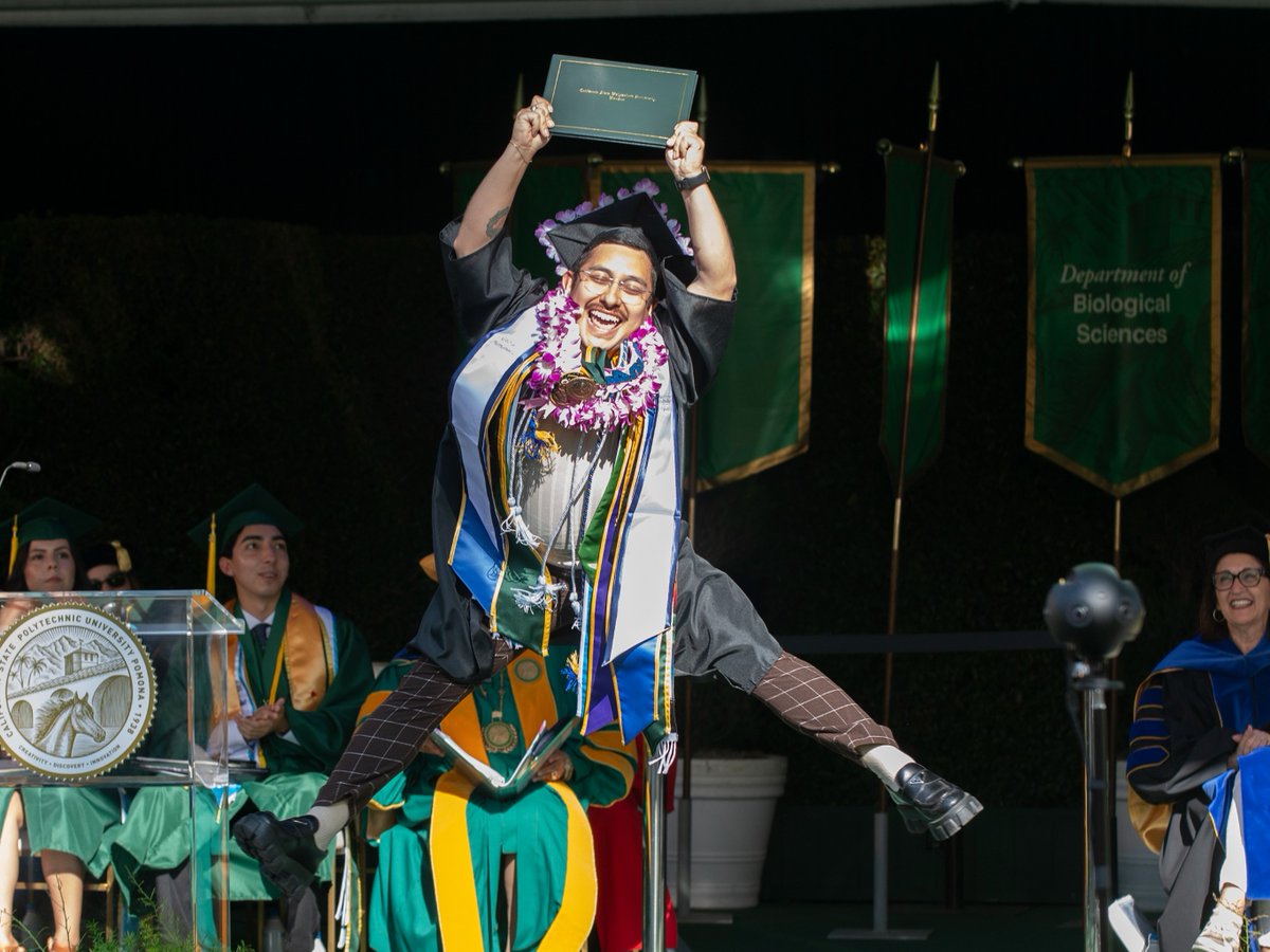 calpolypomona's tweet image. Remember these faces because soon they'll be changing the world! 🎓🌎
Congrats to our grads from @cpp_science! We'll always be proud to call you Broncos! 💚🐴💛
#CPPgrad #Classof2024