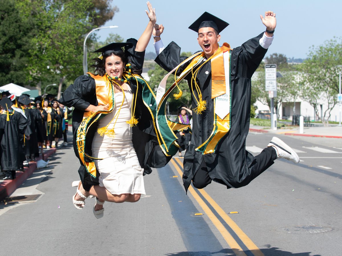 calpolypomona's tweet image. Remember these faces because soon they'll be changing the world! 🎓🌎
Congrats to our grads from @cpp_science! We'll always be proud to call you Broncos! 💚🐴💛
#CPPgrad #Classof2024