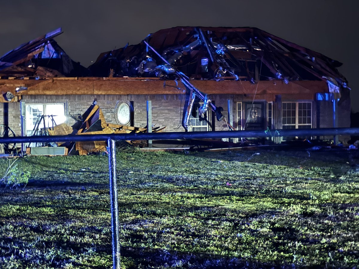 MORE TORNADO DAMAGE: It’s hard to do it justice in the dark, but Mother Nature clearly did a number in the OKC metro Sunday night. We’ll hear from victims over the next several hours on @kfor. #okwx