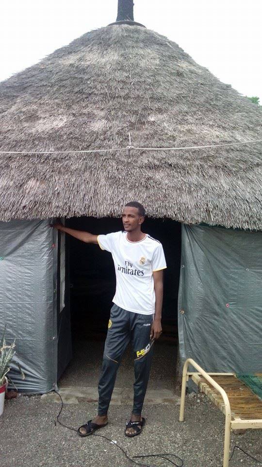 انا لست رعديدا يكبل خطوه ثقل الحديد ... لا لن نحيد عن الكفاح، سيعود السودان لنا وتعود انغام الصباح.