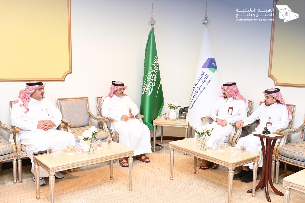 MdrarRealEstate's tweet photo. زيارة #رئيس_مجلس_الادارة #المهندس_بدر_السعدون #والاستاذ_وليد_السعدون الى #الهيئة_الملكية_بالجبيل للاطلاع على الفرص الاستثمارية المتاحة في مدينة #الجبيل_الصناعية
#شركة_مدرار_العقارية
#تطوير 
#استثمار 
#عقارات_وا��اضي_الرياض https://t.co/tPv3wlPTOy