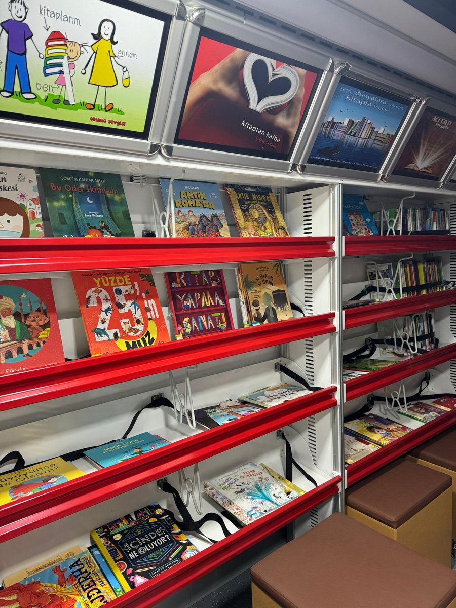 samsungaziihk's tweet photo. MEB'in OKUSAM Projesi kapsamında düzenlenen Kitap Şenliğinde Gezici Kütüphanemizle üyelik, tanıtım ve etkinlikler yaptık. @TCKulturTurizm @KTBKYGM @SamsunKultur @MalatMikdat https://t.co/1kHsHUneBD