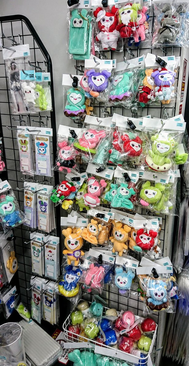 TWICE ラブリー💕バッグチャーム 多数入荷しています❣️❣️ 7月に