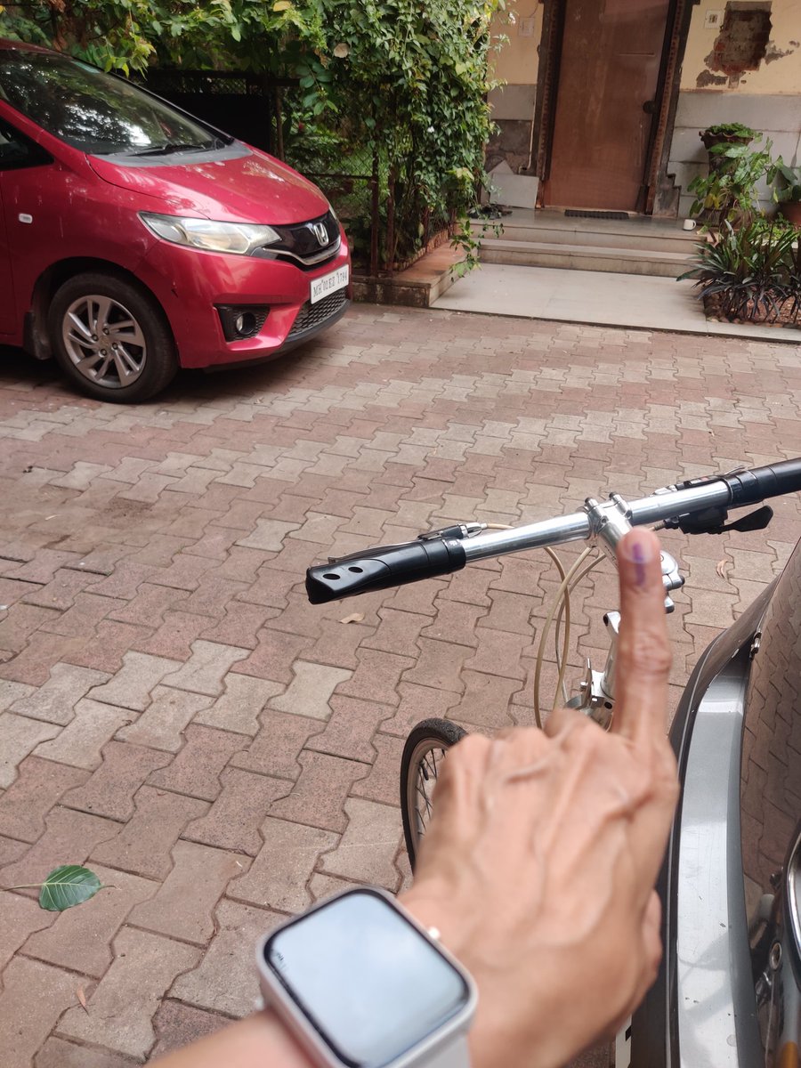 Exercise your body, cast your vote. Both build a healthier you and a thriving city.💪🤝🌳🌉🚲💕

#votekarunglidikha  #ExerciseYourRightToVote #healthybody #healthycity #cyclechalacitybacha