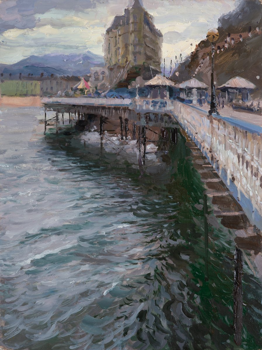 I've been building up a series of light sequence paintings on the pier in #Llandudno, I love the challenge of painting the waves churning underneath. The @FfinyParcArt show opens 24 May and runs until 15th June 2024 #NorthWales