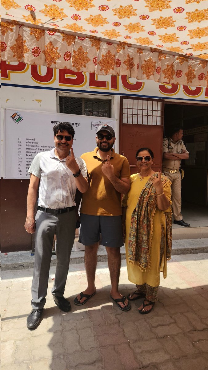 लोकतन्त्र के  उत्सव का जश्न ✨️